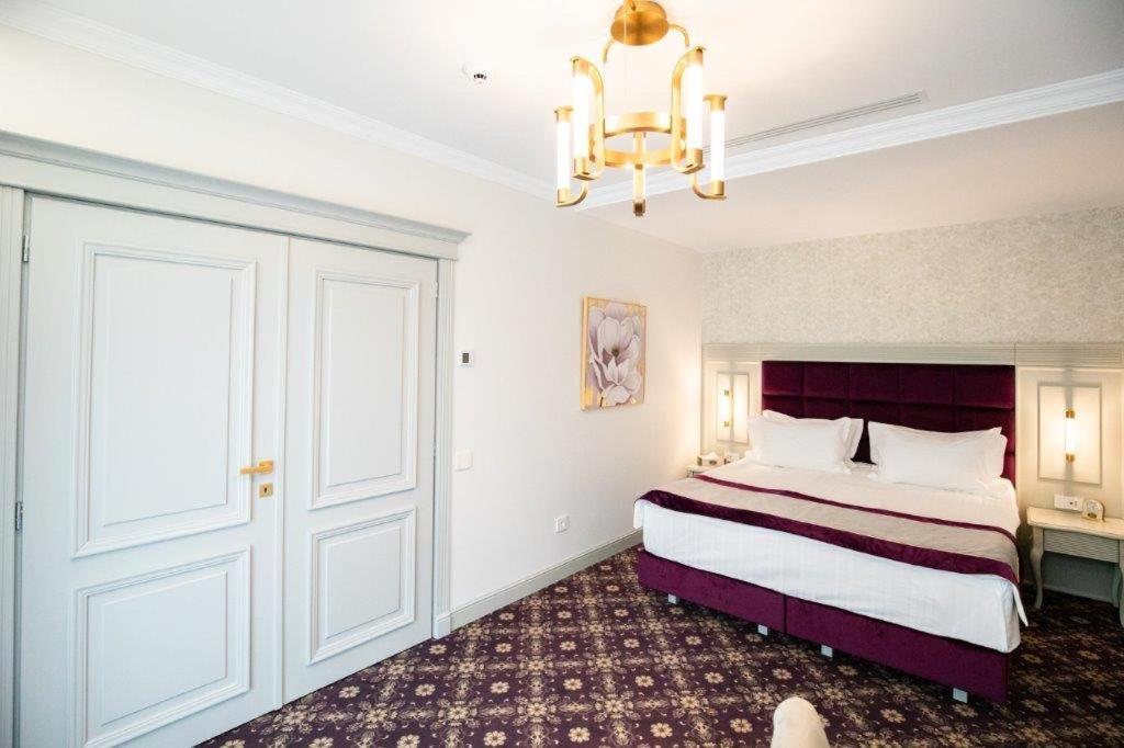 Hotel Foisorul Cu Flori Сіная Екстер'єр фото