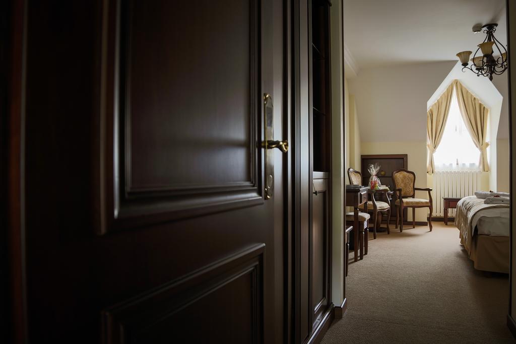 Hotel Foisorul Cu Flori Сіная Екстер'єр фото