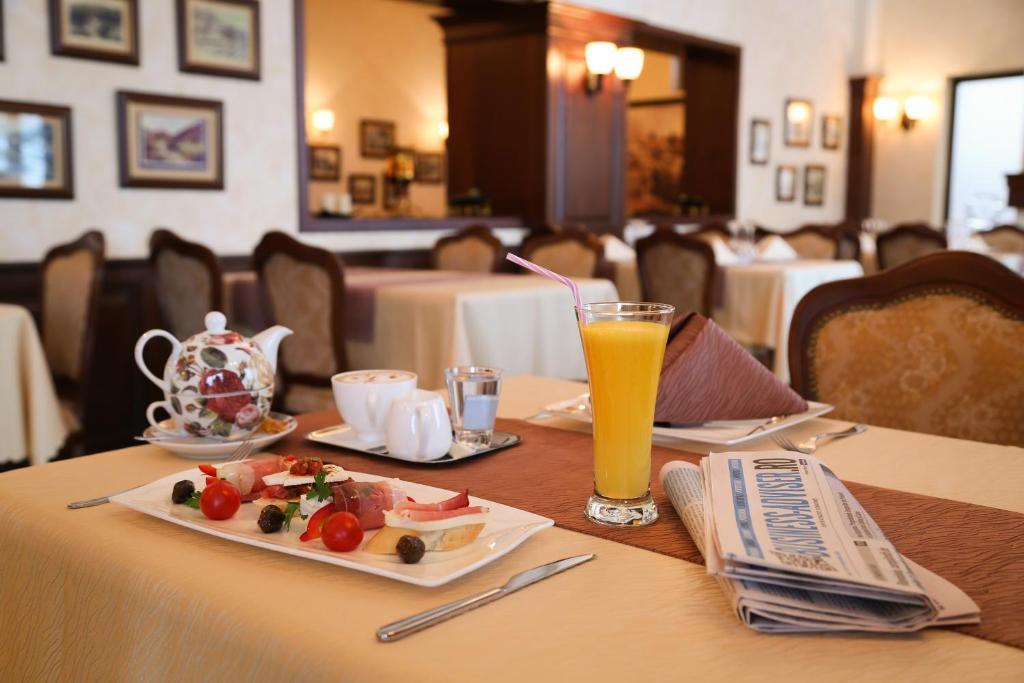 Hotel Foisorul Cu Flori Сіная Екстер'єр фото