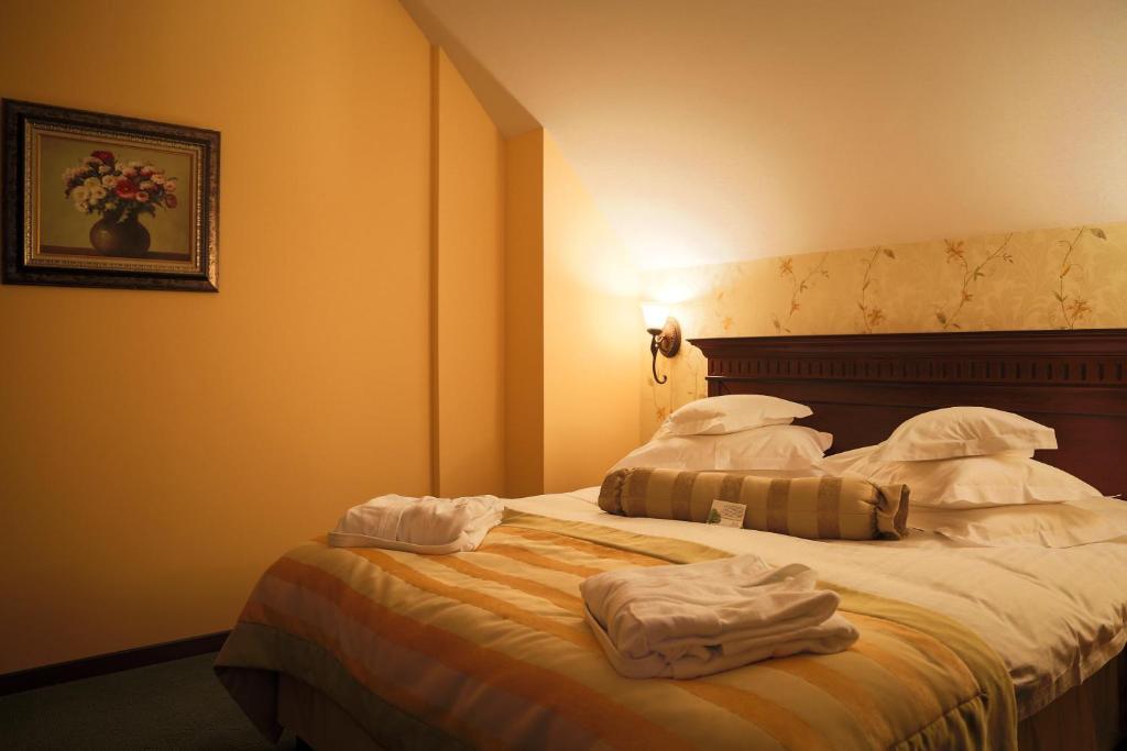 Hotel Foisorul Cu Flori Сіная Екстер'єр фото