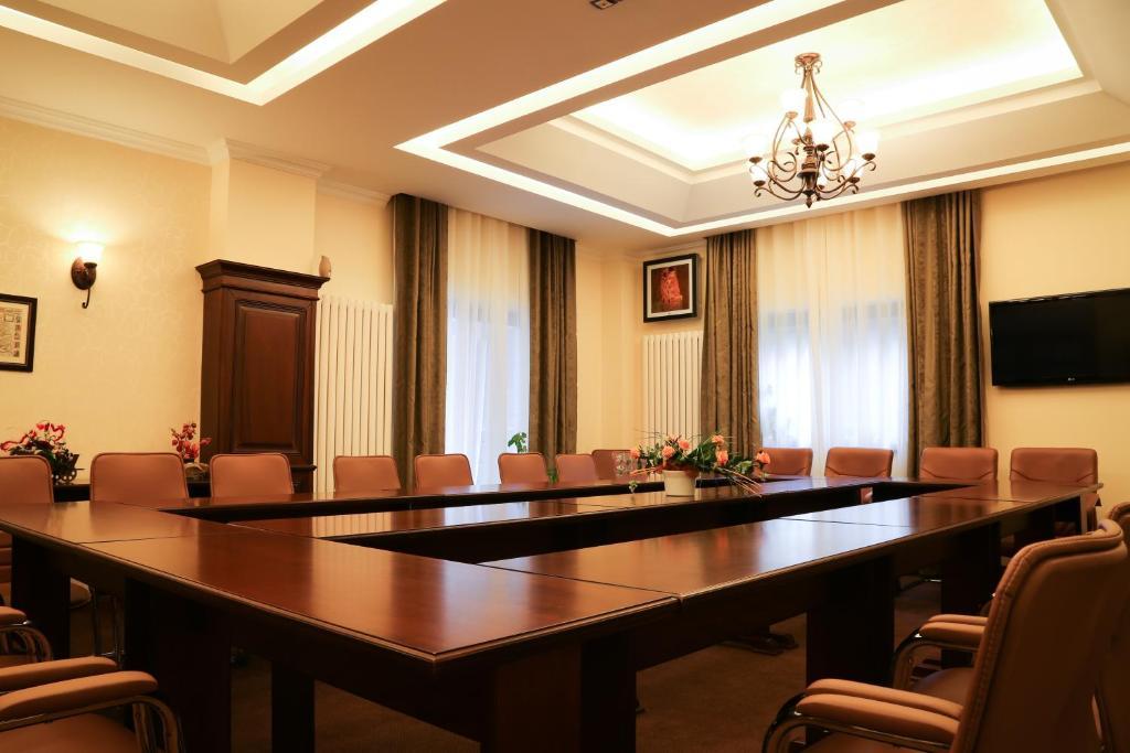 Hotel Foisorul Cu Flori Сіная Екстер'єр фото